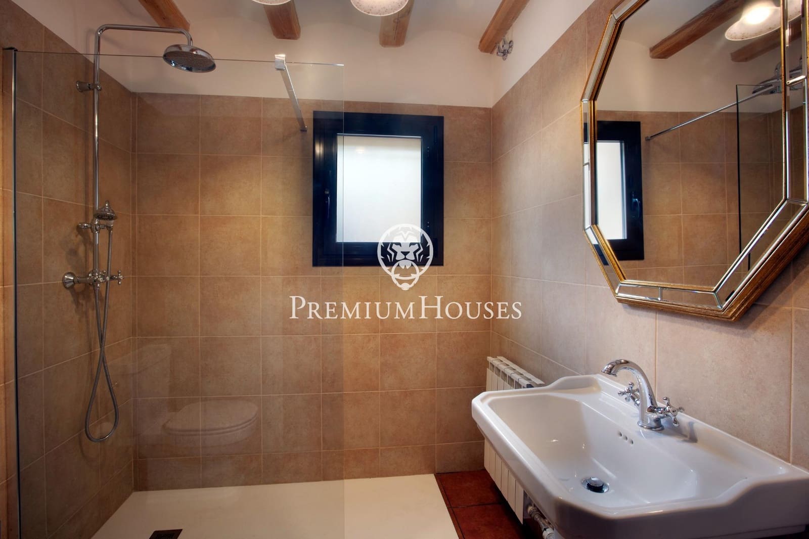 4 quarto Casa em Banda para venda em Montblanc com garagem - 540 000 € (Ref: 9003419)