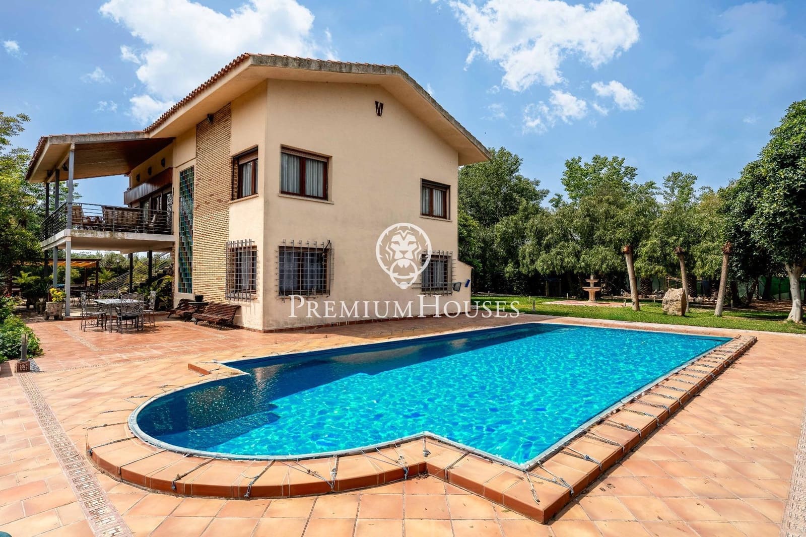 9 soveværelse Finca/Landehus til salg i Riudoms med swimmingpool - € 815.000 (Ref: 9003421)