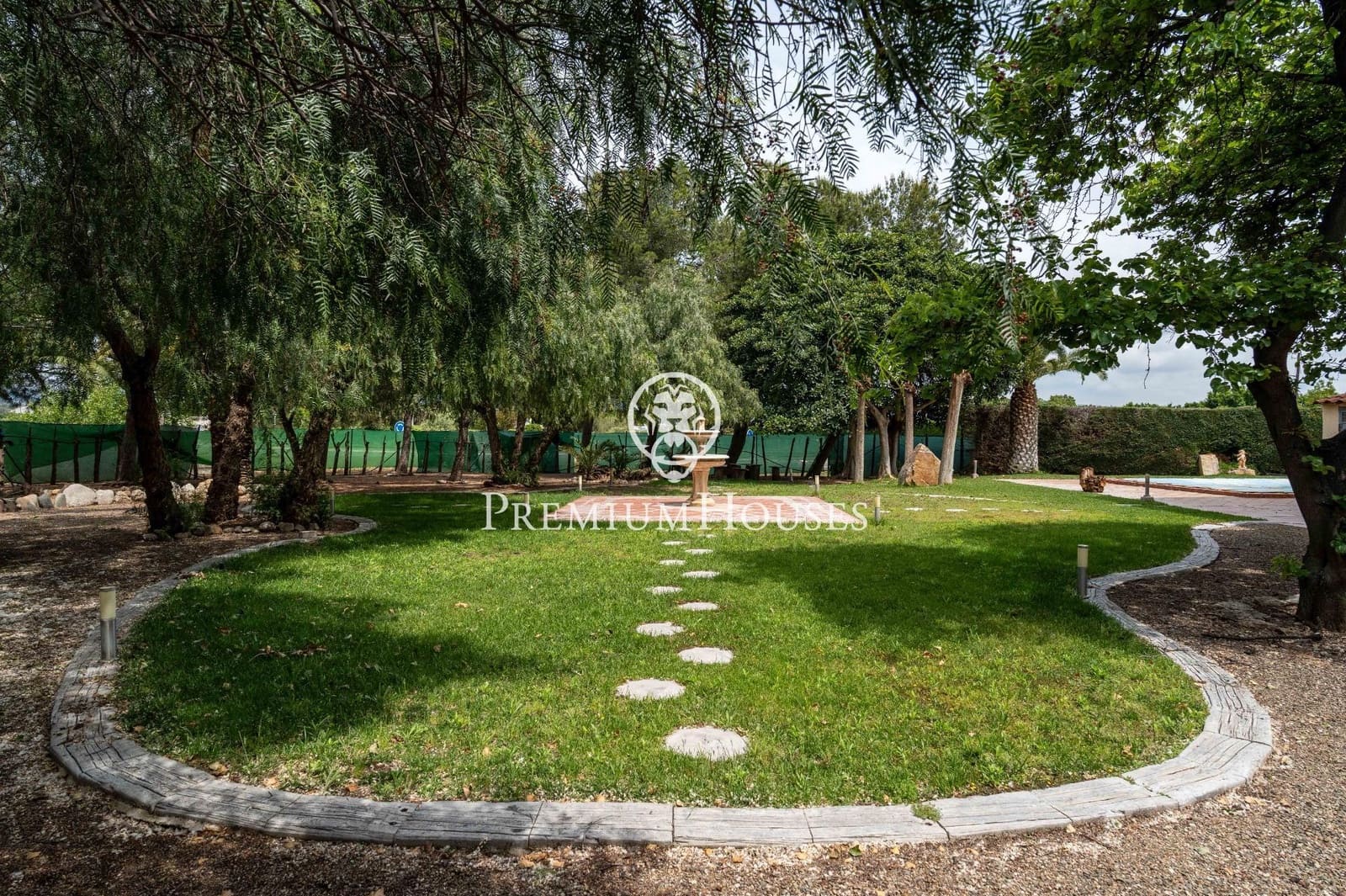 9 soveværelse Finca/Landehus til salg i Riudoms med swimmingpool - € 815.000 (Ref: 9003421)