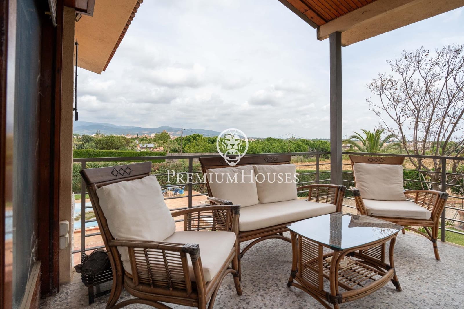 9 soveværelse Finca/Landehus til salg i Riudoms med swimmingpool - € 815.000 (Ref: 9003421)