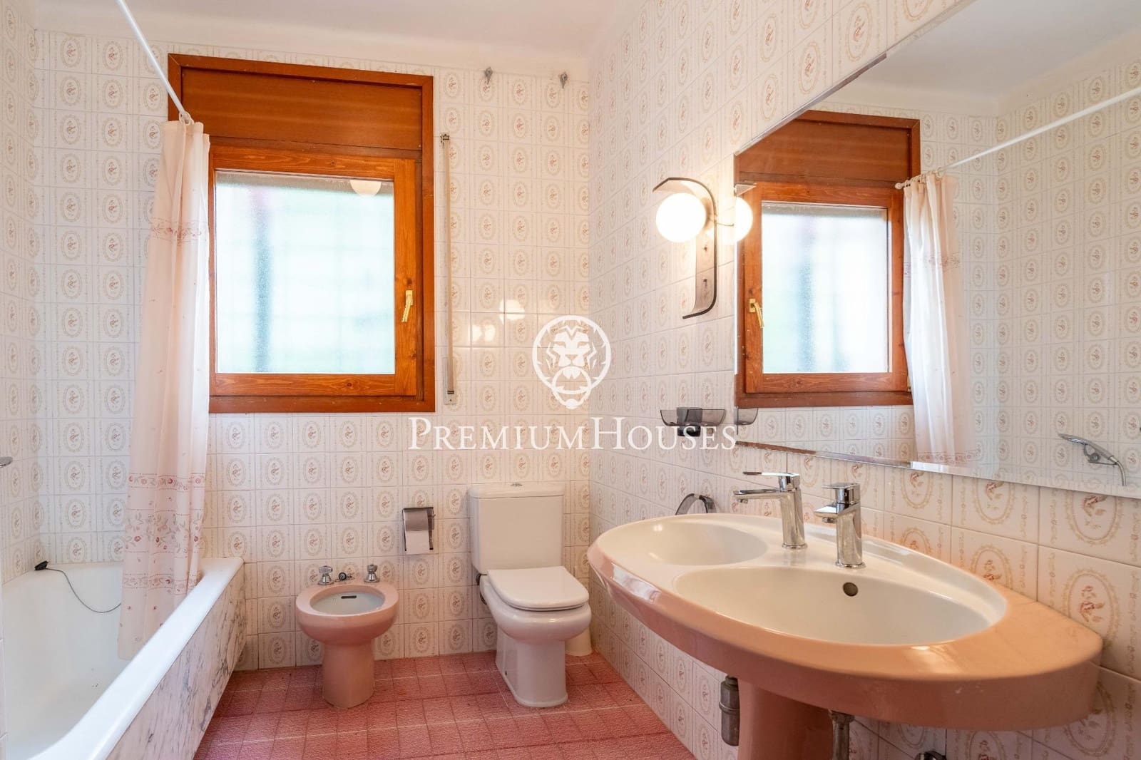 9 soveværelse Finca/Landehus til salg i Riudoms med swimmingpool - € 815.000 (Ref: 9003421)