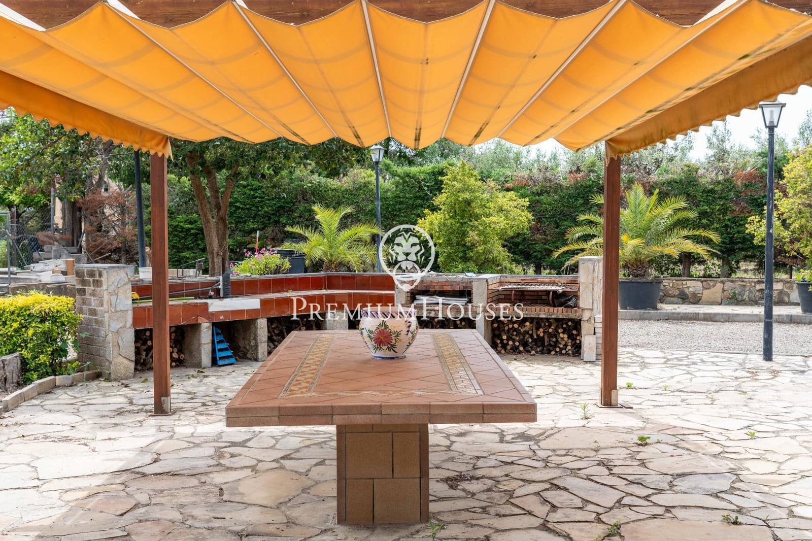 9 soveværelse Finca/Landehus til salg i Riudoms med swimmingpool - € 815.000 (Ref: 9003421)