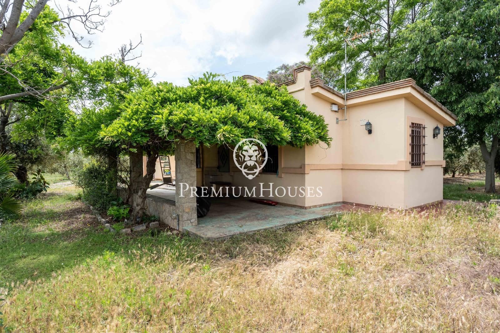 9 soveværelse Finca/Landehus til salg i Riudoms med swimmingpool - € 815.000 (Ref: 9003421)