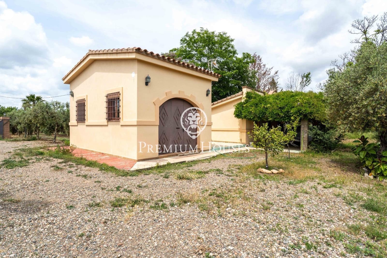 9 soveværelse Finca/Landehus til salg i Riudoms med swimmingpool - € 815.000 (Ref: 9003421)