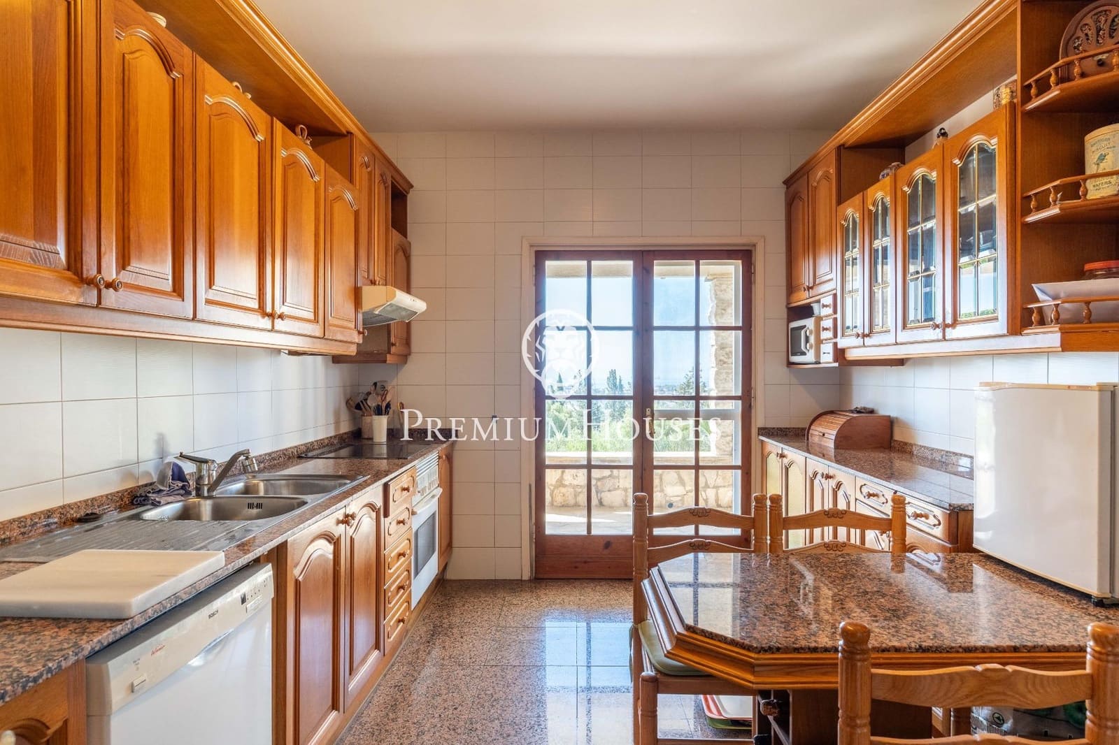 4 soveværelse Finca/Landehus til salg i Tarragona by med garage - € 660.000 (Ref: 9035949)