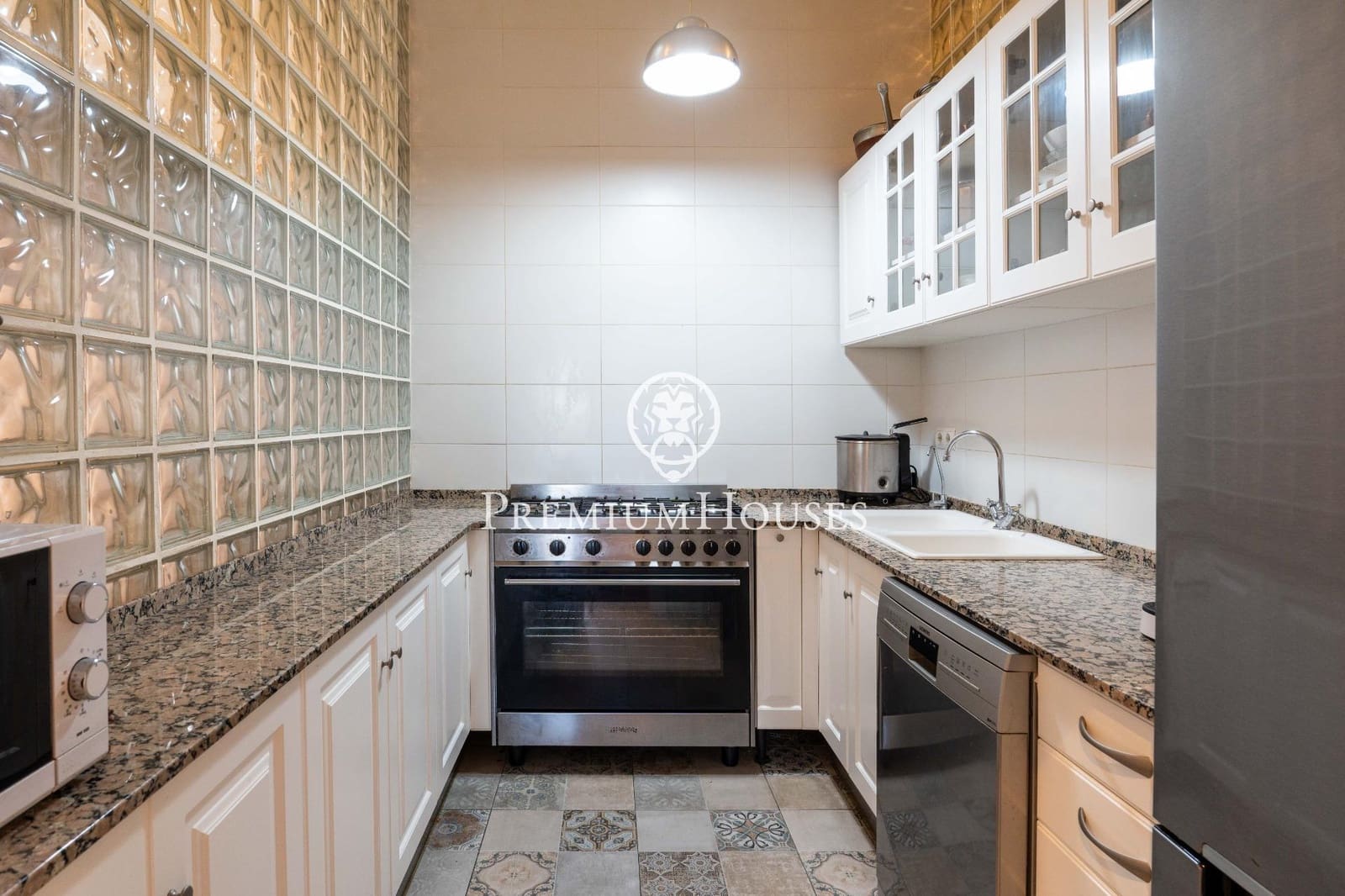 6 soveværelse Villa til salg i Castellet i la Gornal med swimmingpool garage - € 1.260.000 (Ref: 9036867)