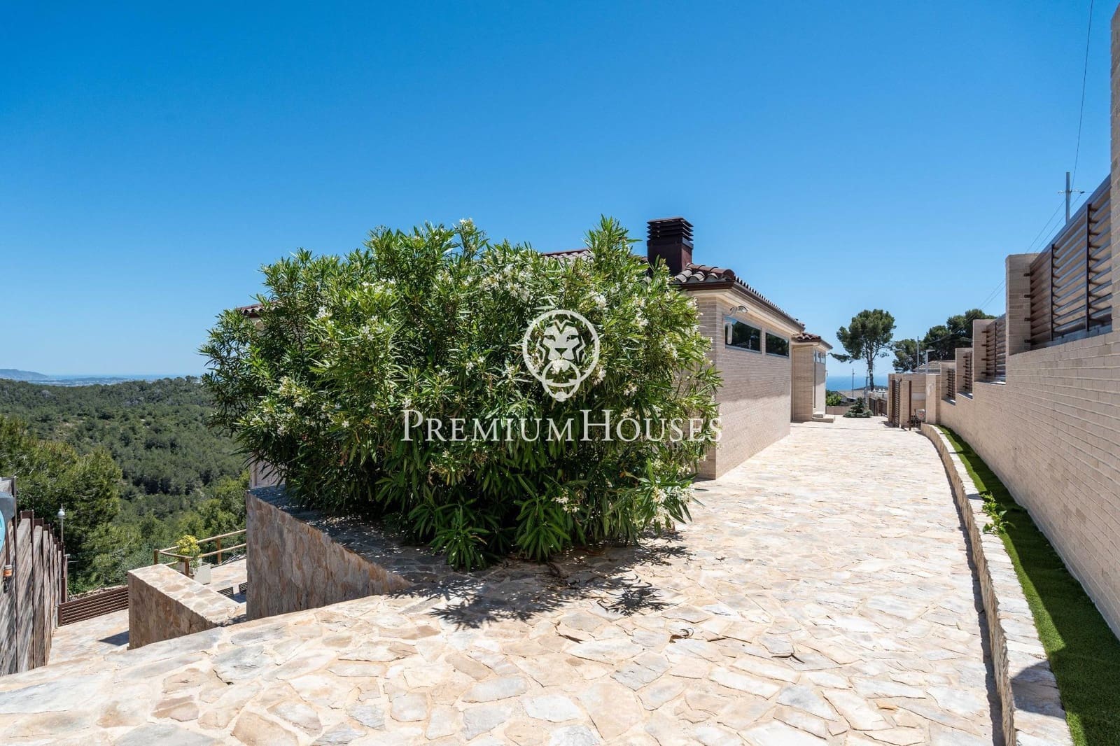 6 soveværelse Villa til salg i Castellet i la Gornal med swimmingpool garage - € 1.260.000 (Ref: 9036867)