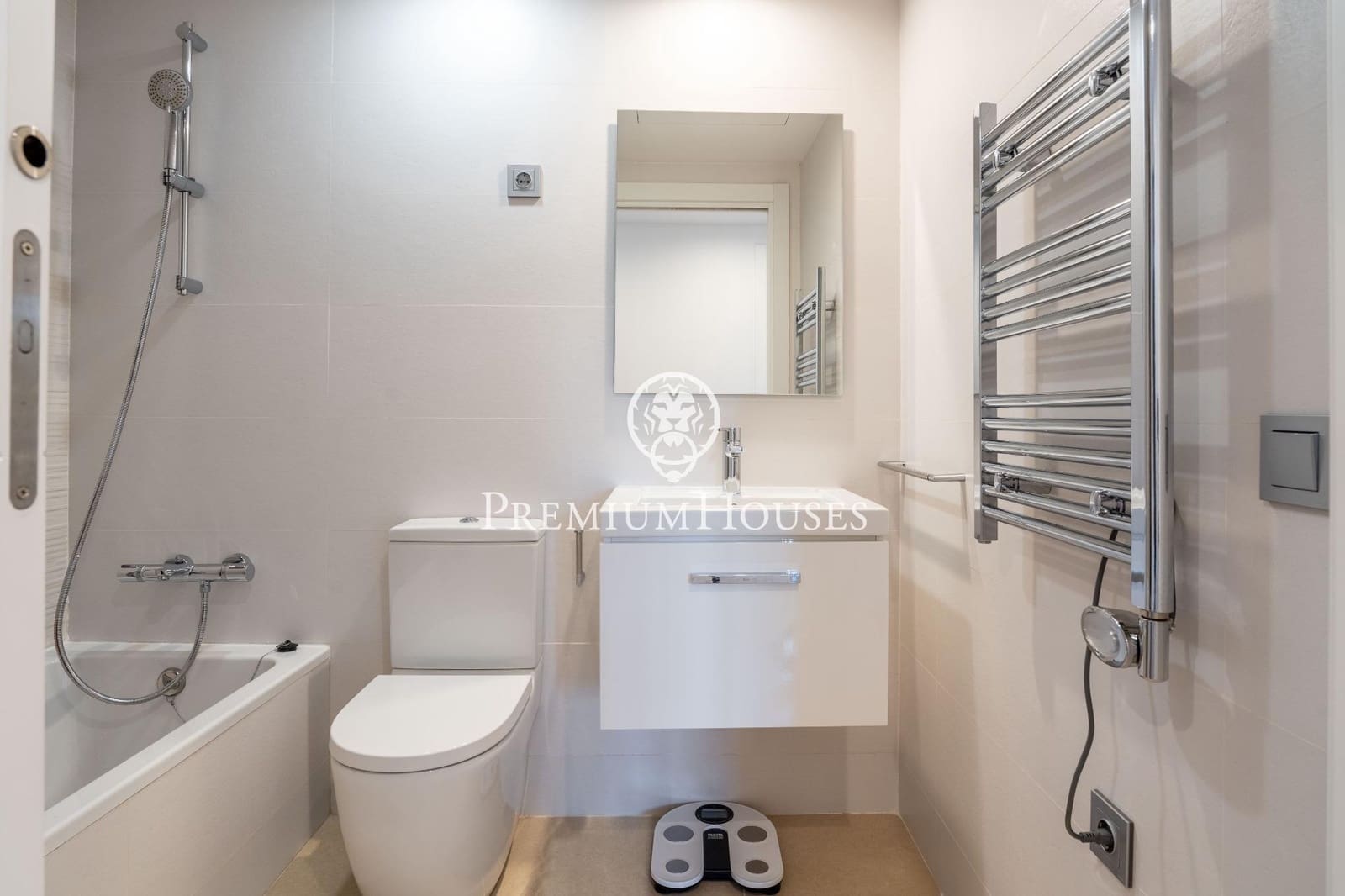 3 bedroom Apartment for sale in Sitges with pool - € 960,000 (Ref: 9059625)