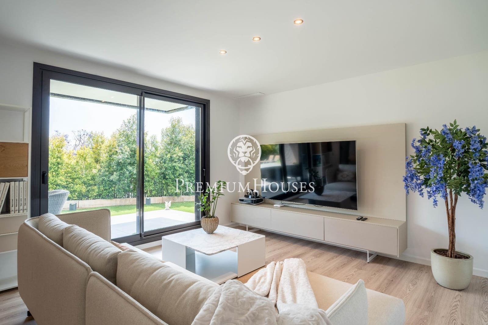 3 bedroom Apartment for sale in Sitges with pool - € 960,000 (Ref: 9059625)