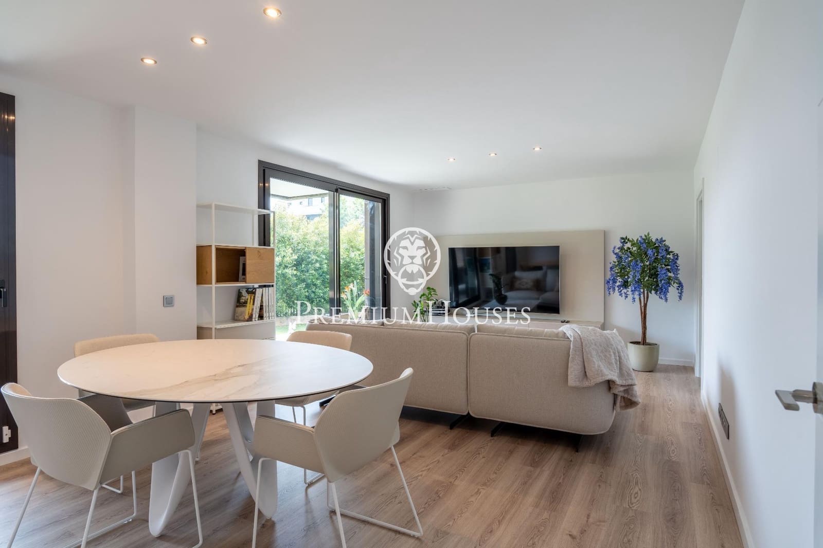 3 bedroom Apartment for sale in Sitges with pool - € 960,000 (Ref: 9059625)