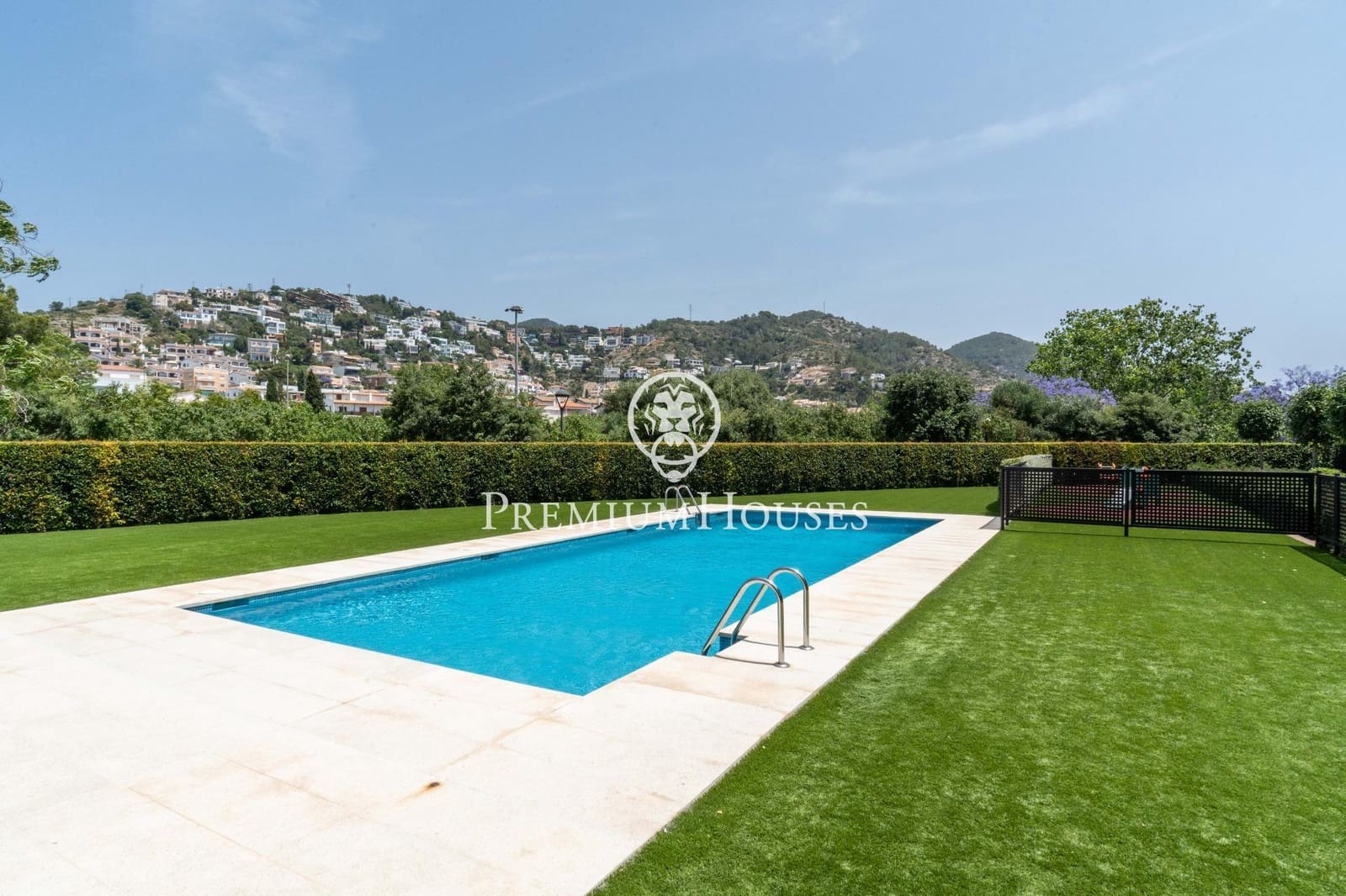 3 bedroom Apartment for sale in Sitges with pool - € 960,000 (Ref: 9059625)