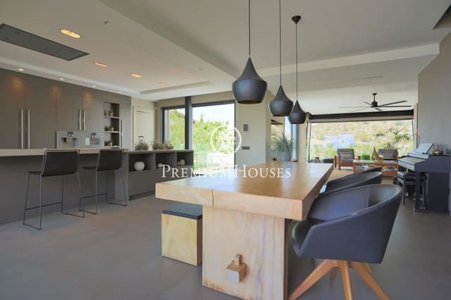 4 chambre Villa/Maison à vendre à Sitges avec piscine garage - 2 150 000 € (Ref: 9075315)