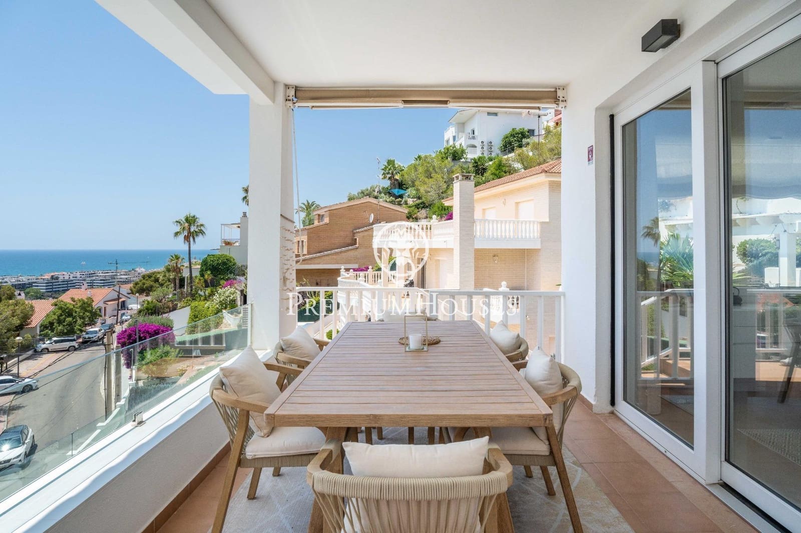 4 soveværelse Villa til salg i Sitges med swimmingpool garage - € 1.595.000 (Ref: 9095456)