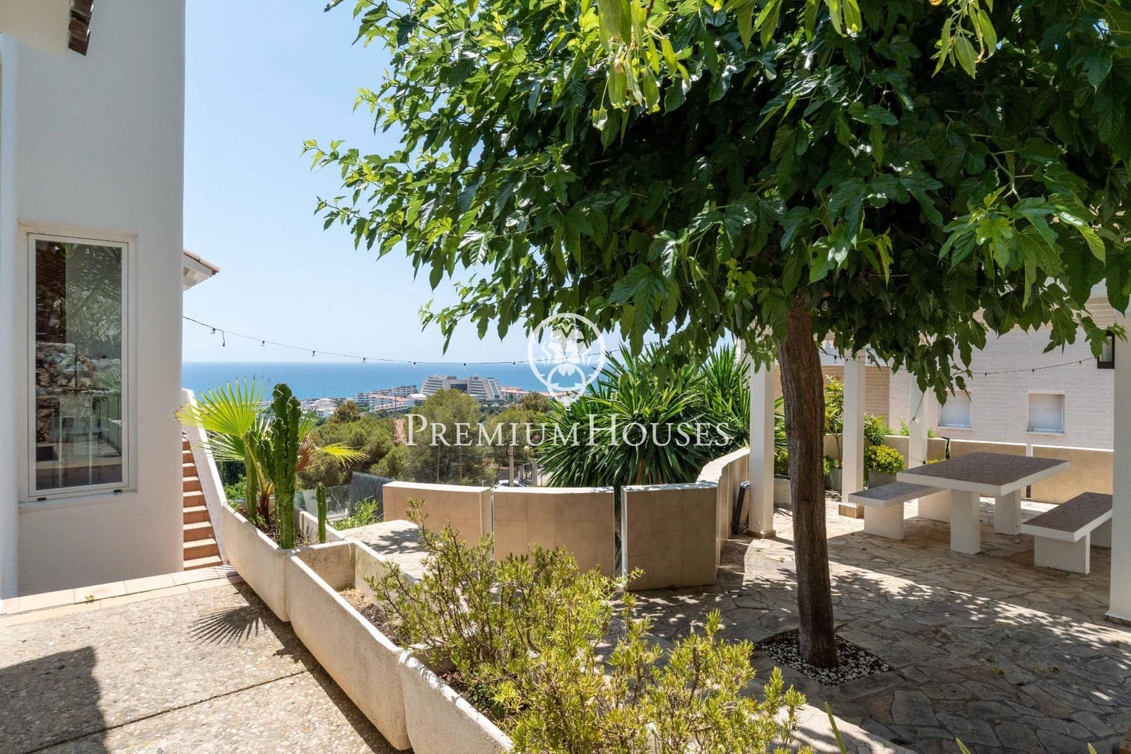 4 soveværelse Villa til salg i Sitges med swimmingpool garage - € 1.595.000 (Ref: 9095456)