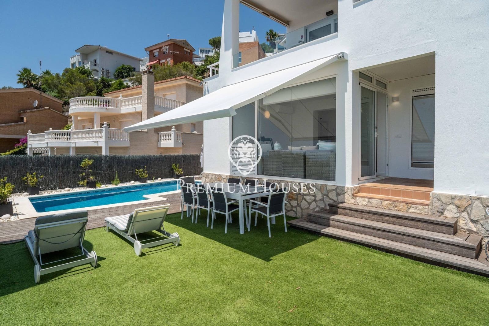 4 soveværelse Villa til salg i Sitges med swimmingpool garage - € 1.595.000 (Ref: 9095456)
