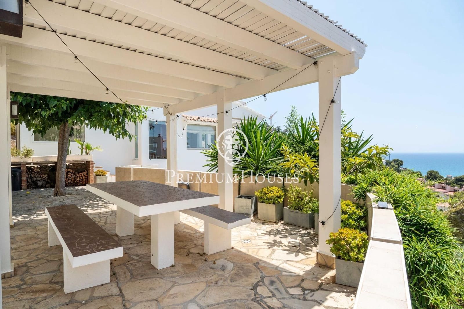 4 soveværelse Villa til salg i Sitges med swimmingpool garage - € 1.595.000 (Ref: 9095456)