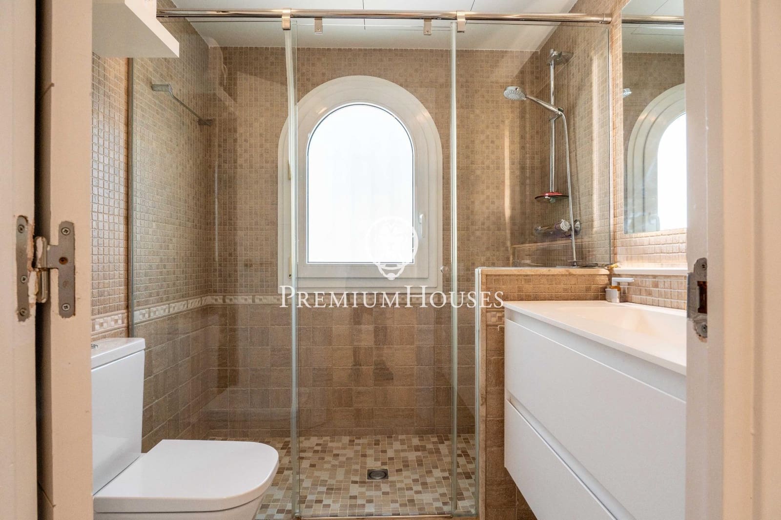 4 soveværelse Villa til salg i Sitges med swimmingpool garage - € 1.595.000 (Ref: 9095456)