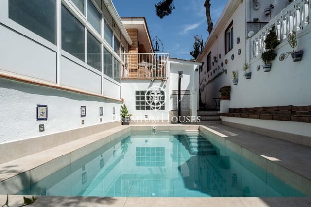 6 chambre Villa/Maison à vendre à Castelldefels avec piscine garage - 950 000 € (Ref: 9099302)