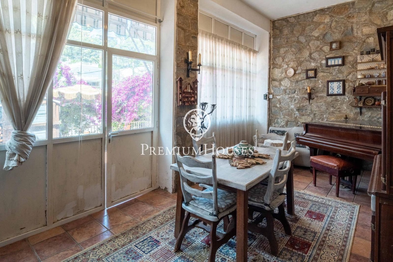 6 soverom Villa til salgs i Castelldefels med svømmebasseng garasje - € 950 000 (Ref: 9099302)