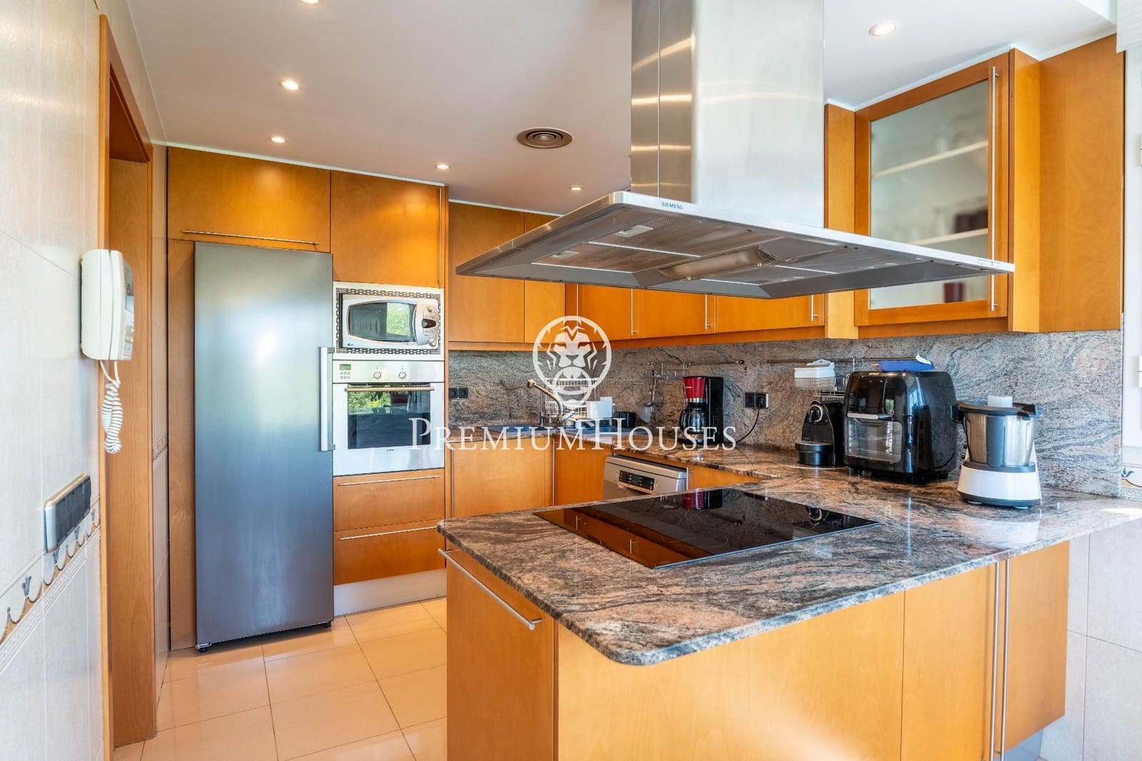 7 soverom Villa til salgs i Sant Pere de Ribes med svømmebasseng garasje - € 790 000 (Ref: 9104822)