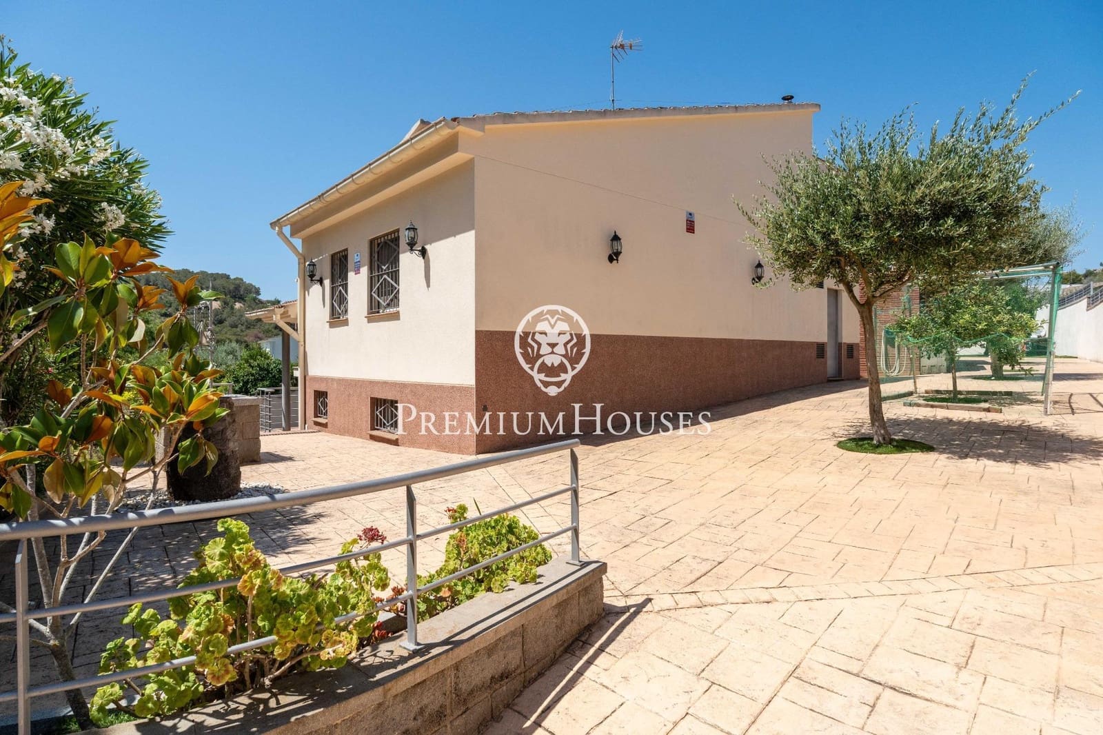 7 soverom Villa til salgs i Sant Pere de Ribes med svømmebasseng garasje - € 790 000 (Ref: 9104822)
