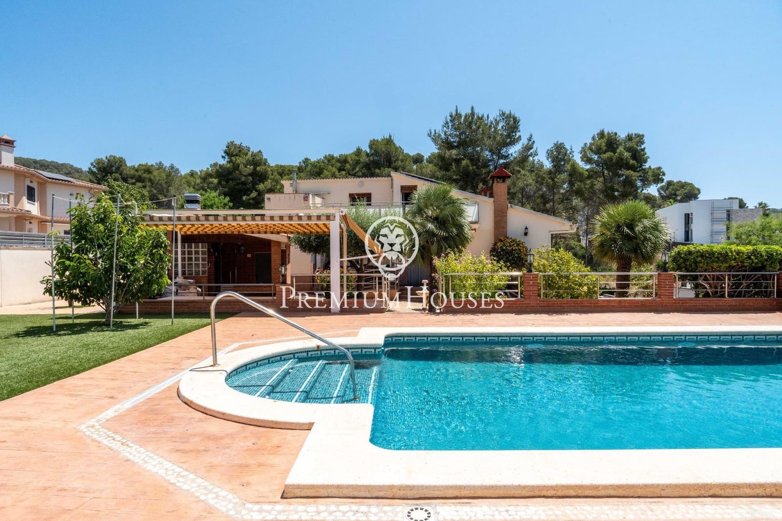 7 soverom Villa til salgs i Sant Pere de Ribes med svømmebasseng garasje - € 790 000 (Ref: 9104822)