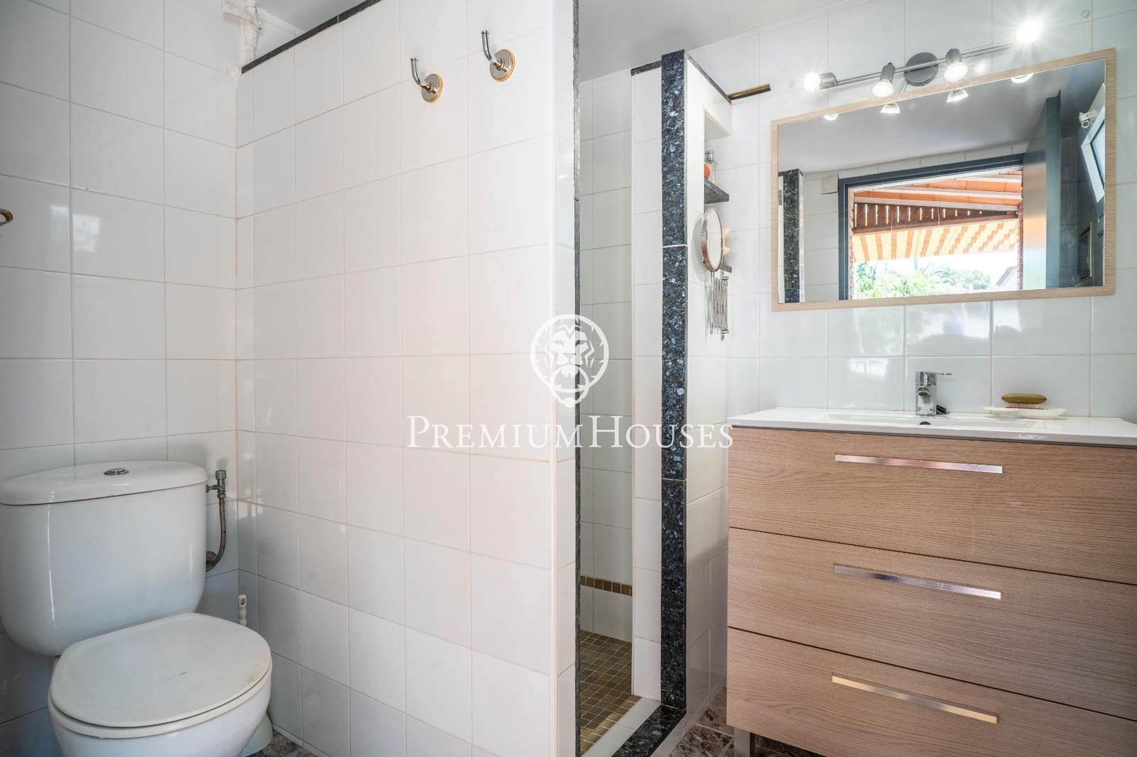 7 soverom Villa til salgs i Sant Pere de Ribes med svømmebasseng garasje - € 790 000 (Ref: 9104822)