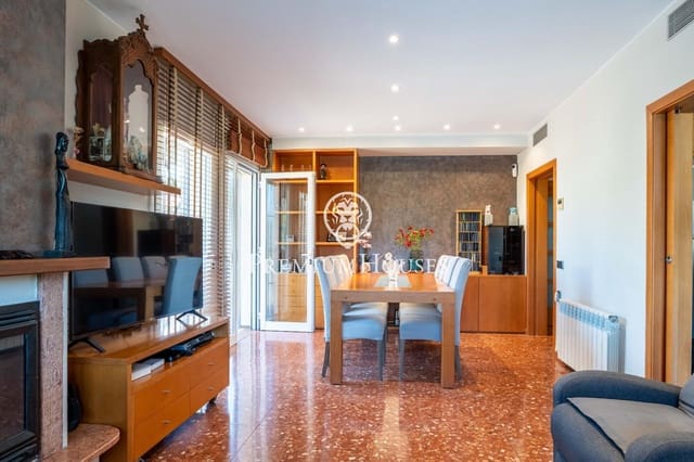 7 soverom Villa til salgs i Sant Pere de Ribes med svømmebasseng garasje - € 790 000 (Ref: 9104822)