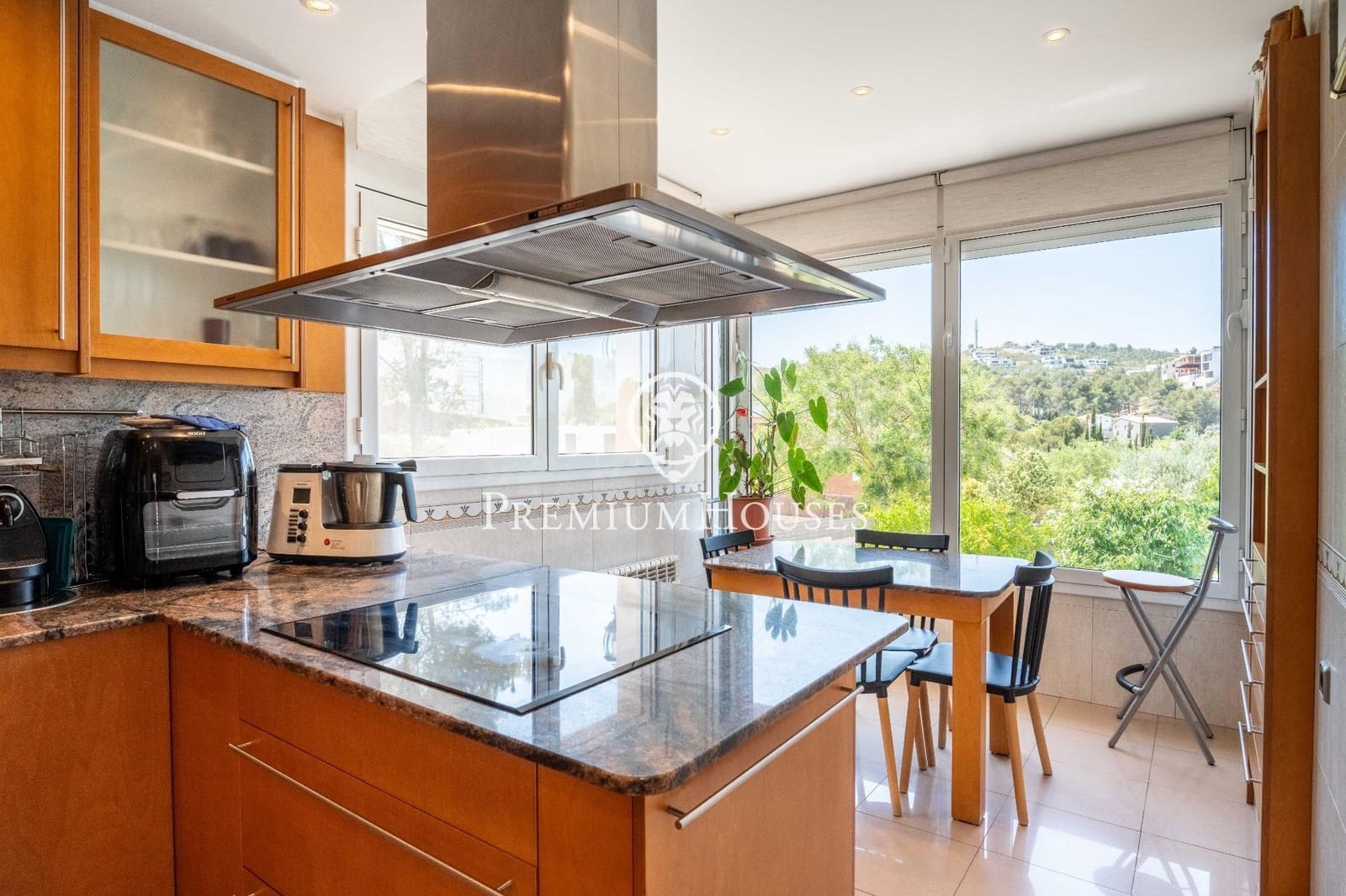 7 soverom Villa til salgs i Sant Pere de Ribes med svømmebasseng garasje - € 790 000 (Ref: 9104822)