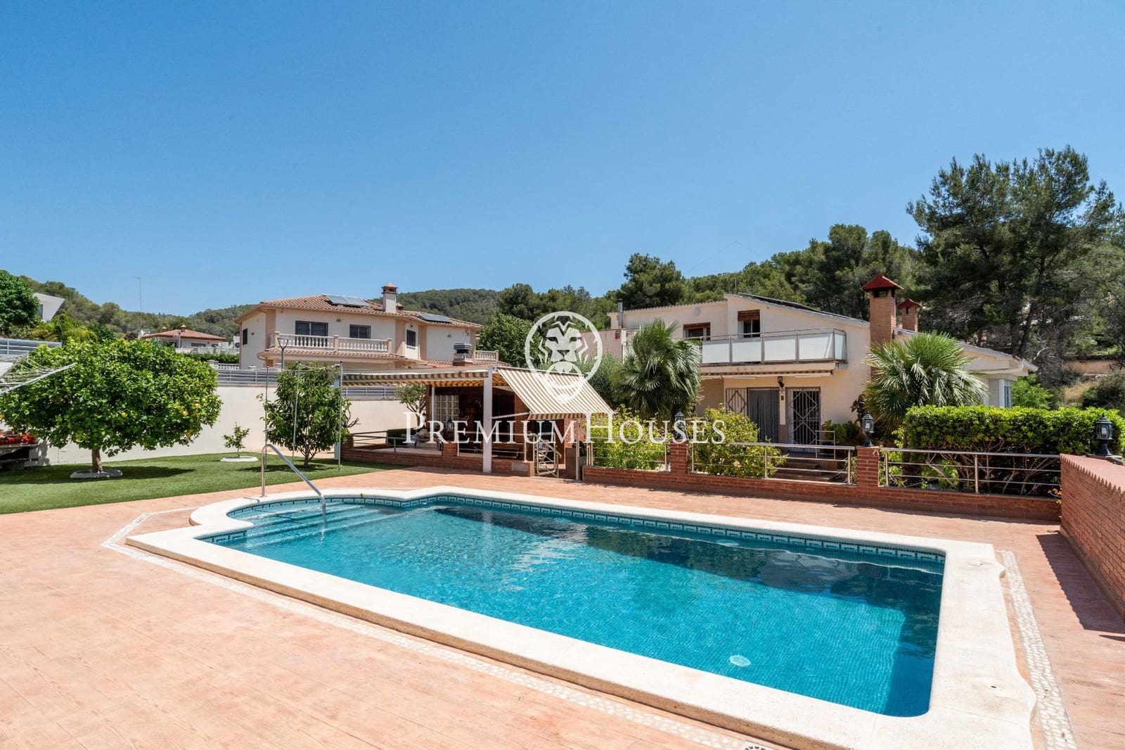 7 soverom Villa til salgs i Sant Pere de Ribes med svømmebasseng garasje - € 790 000 (Ref: 9104822)