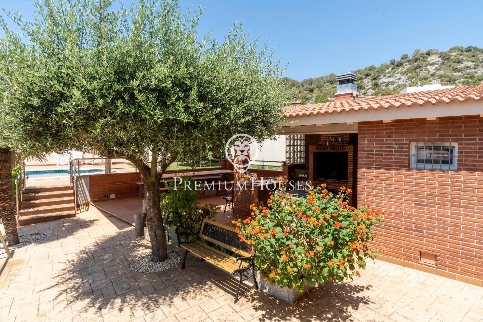 7 soverom Villa til salgs i Sant Pere de Ribes med svømmebasseng garasje - € 790 000 (Ref: 9104822)