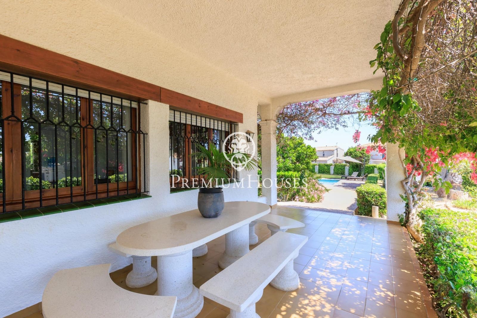 3 bedroom Villa for rent in Cunit with pool garage - € 4,000 (Ref: 9108925)