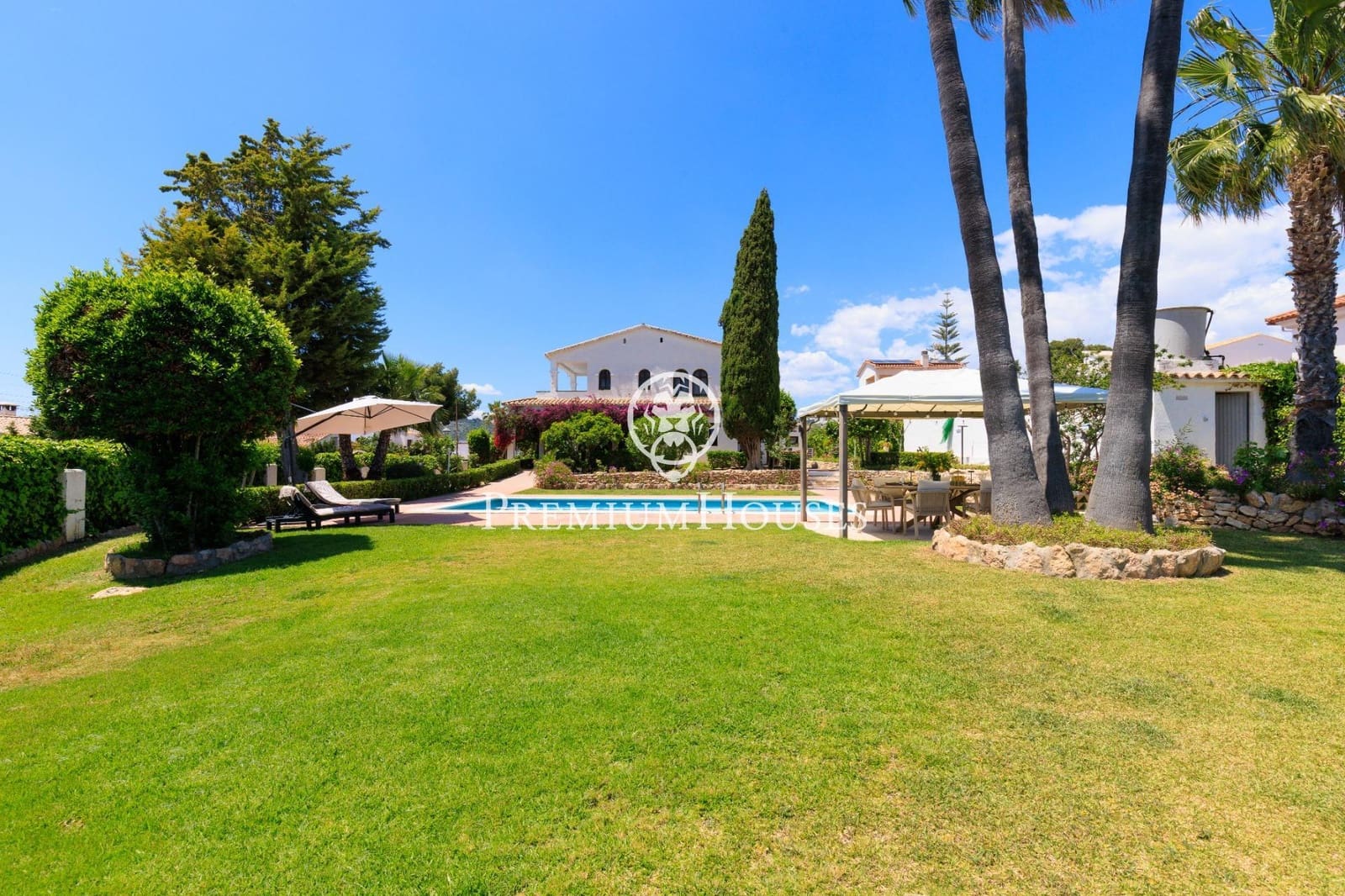 3 bedroom Villa for rent in Cunit with pool garage - € 4,000 (Ref: 9108925)