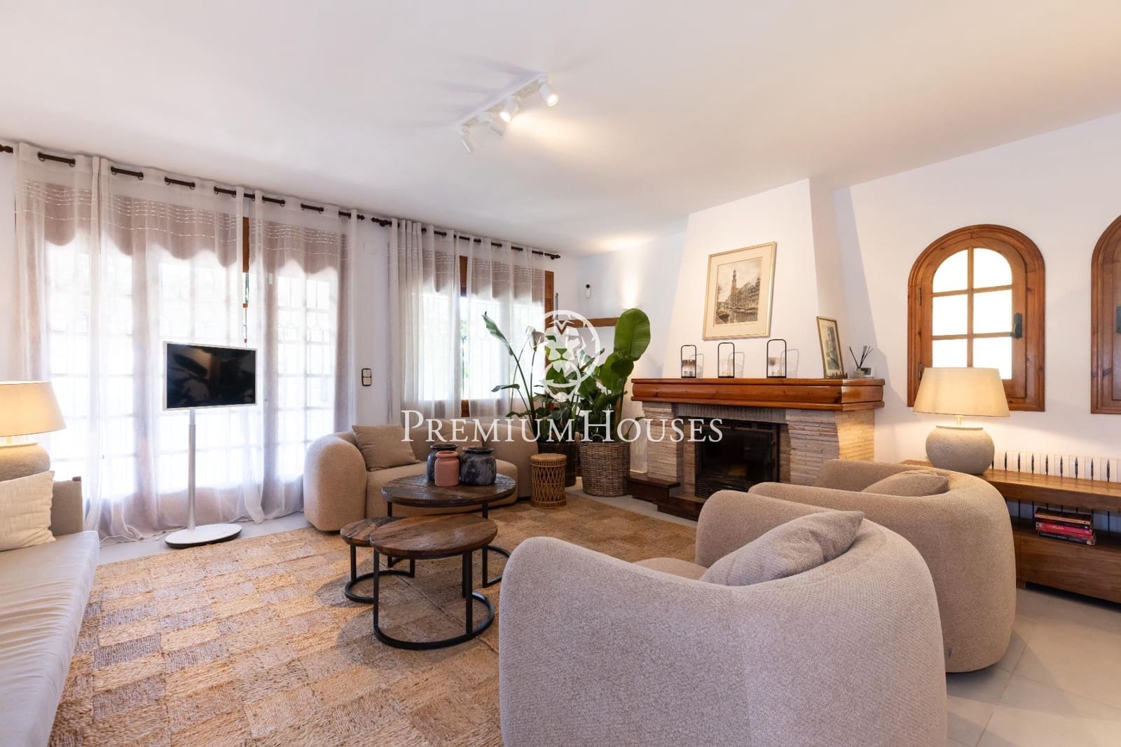 3 bedroom Villa for rent in Cunit with pool garage - € 4,000 (Ref: 9108925)