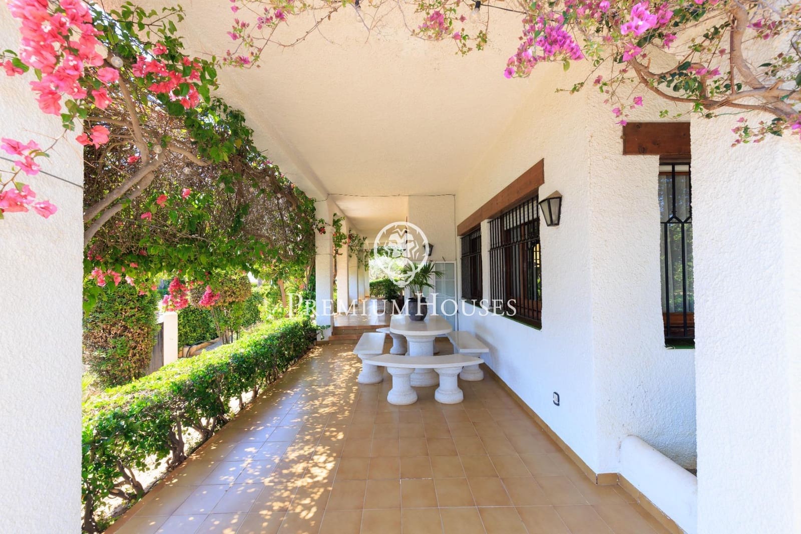 3 bedroom Villa for rent in Cunit with pool garage - € 4,000 (Ref: 9108925)