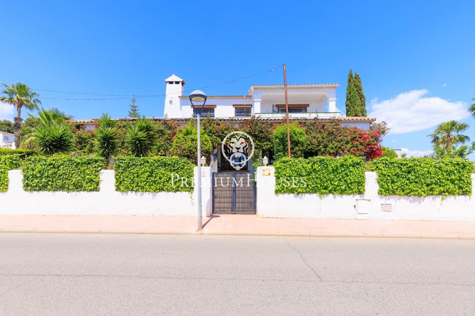 3 bedroom Villa for rent in Cunit with pool garage - € 4,000 (Ref: 9108925)