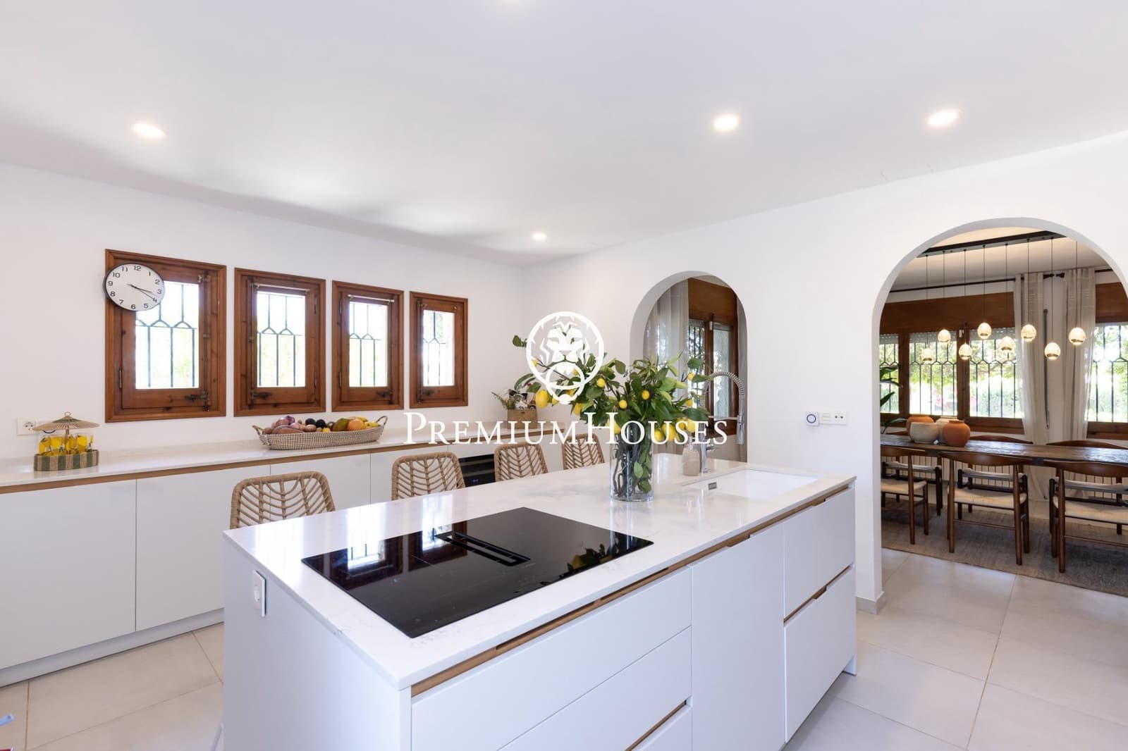 3 bedroom Villa for rent in Cunit with pool garage - € 4,020 (Ref: 9108925)