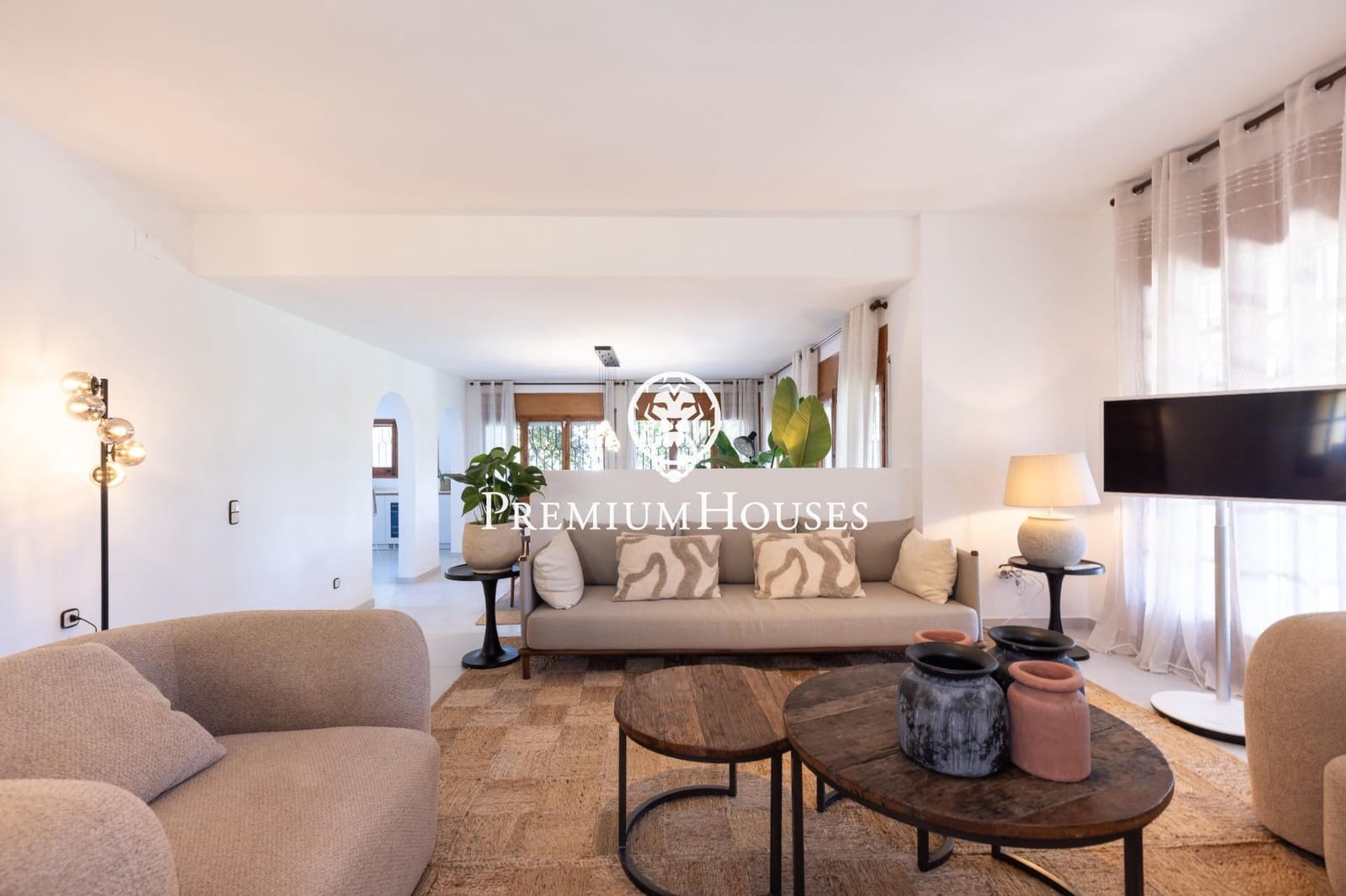 3 bedroom Villa for rent in Cunit with pool garage - € 4,020 (Ref: 9108925)