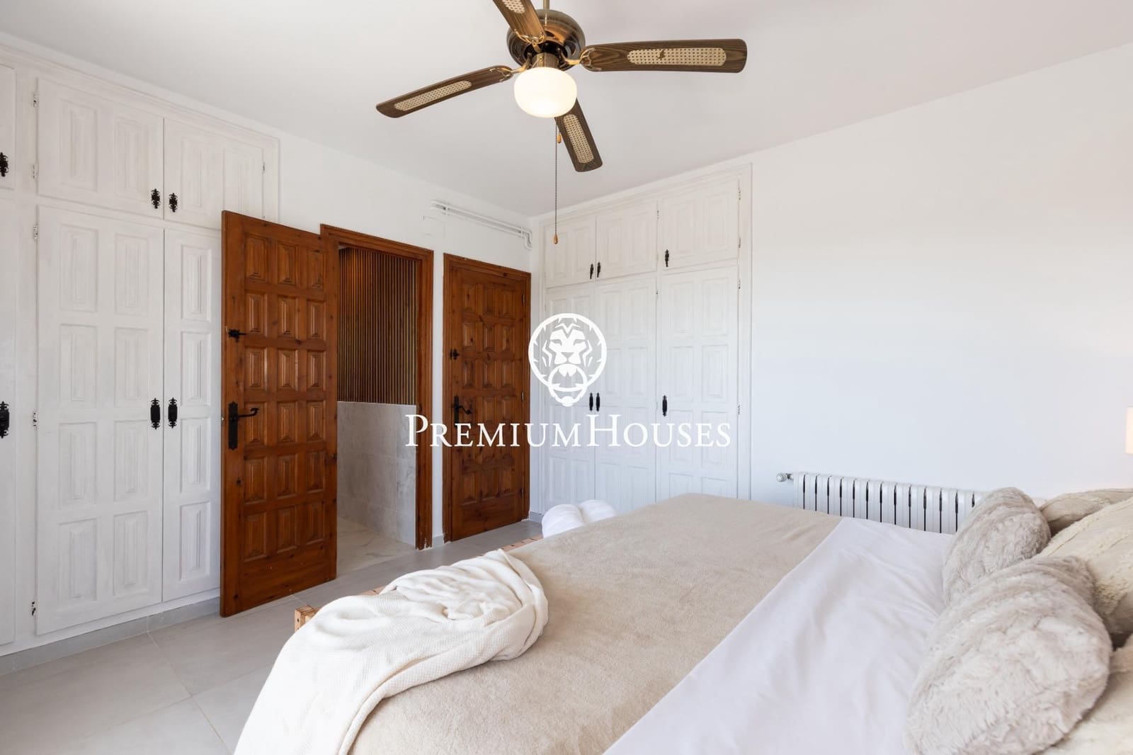 3 bedroom Villa for rent in Cunit with pool garage - € 4,020 (Ref: 9108925)