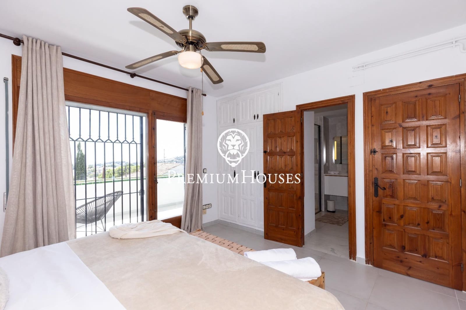 3 bedroom Villa for rent in Cunit with pool garage - € 4,020 (Ref: 9108925)