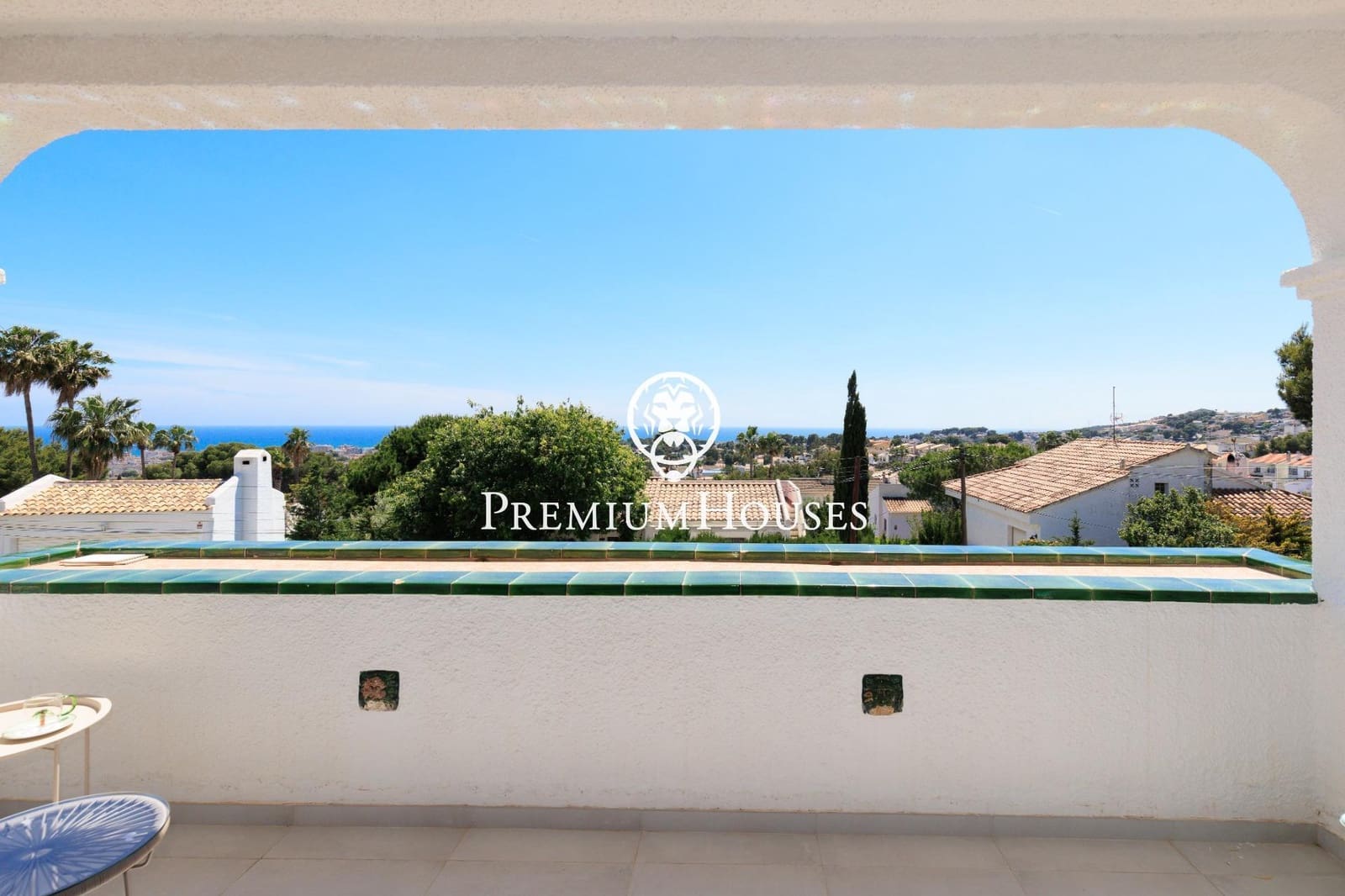 3 bedroom Villa for rent in Cunit with pool garage - € 4,020 (Ref: 9108925)