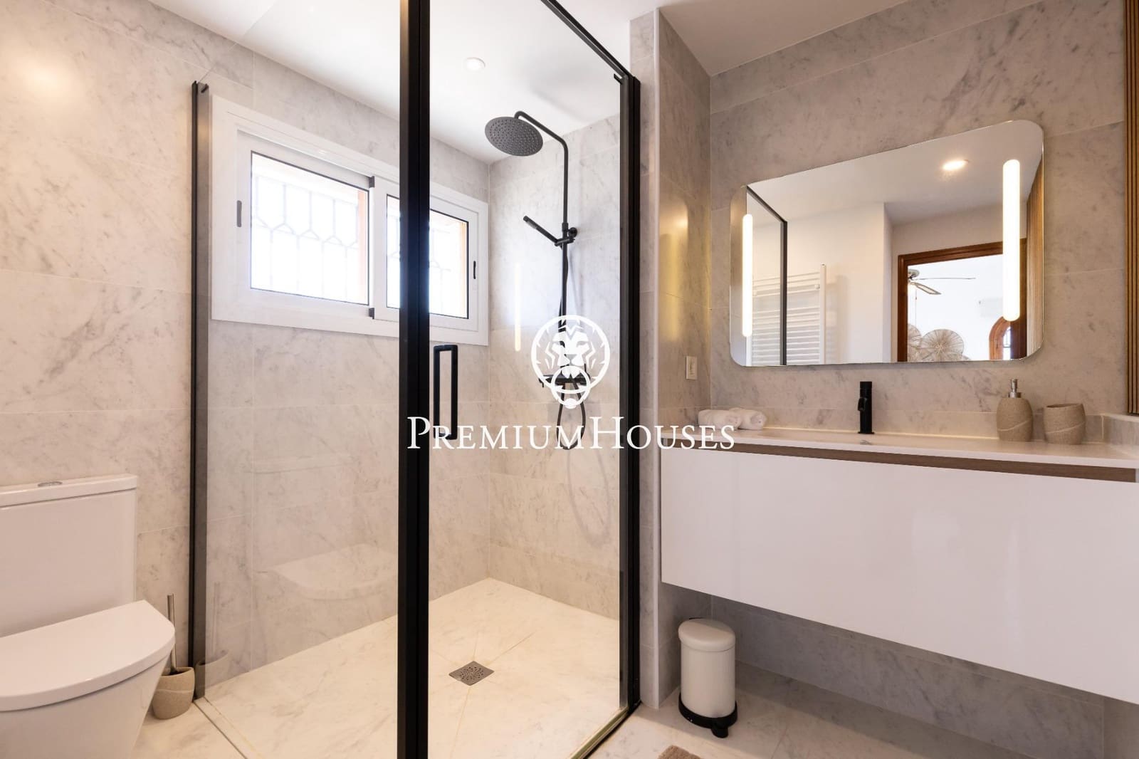 3 bedroom Villa for rent in Cunit with pool garage - € 4,020 (Ref: 9108925)