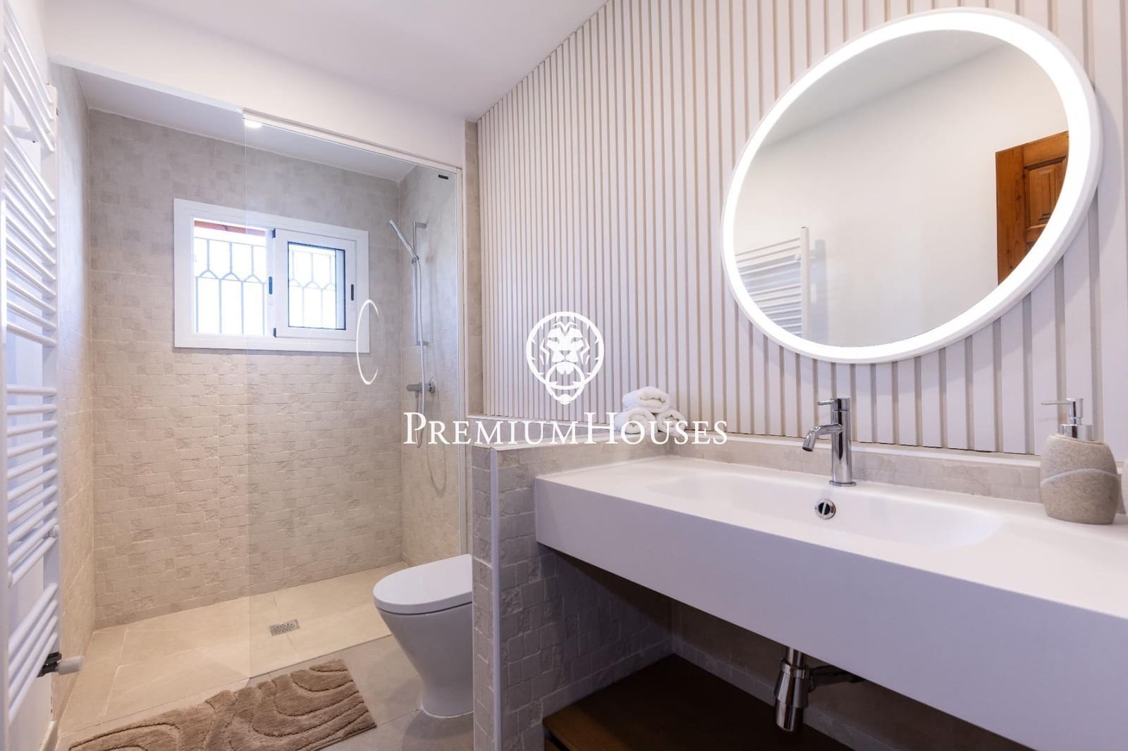 3 bedroom Villa for rent in Cunit with pool garage - € 4,020 (Ref: 9108925)