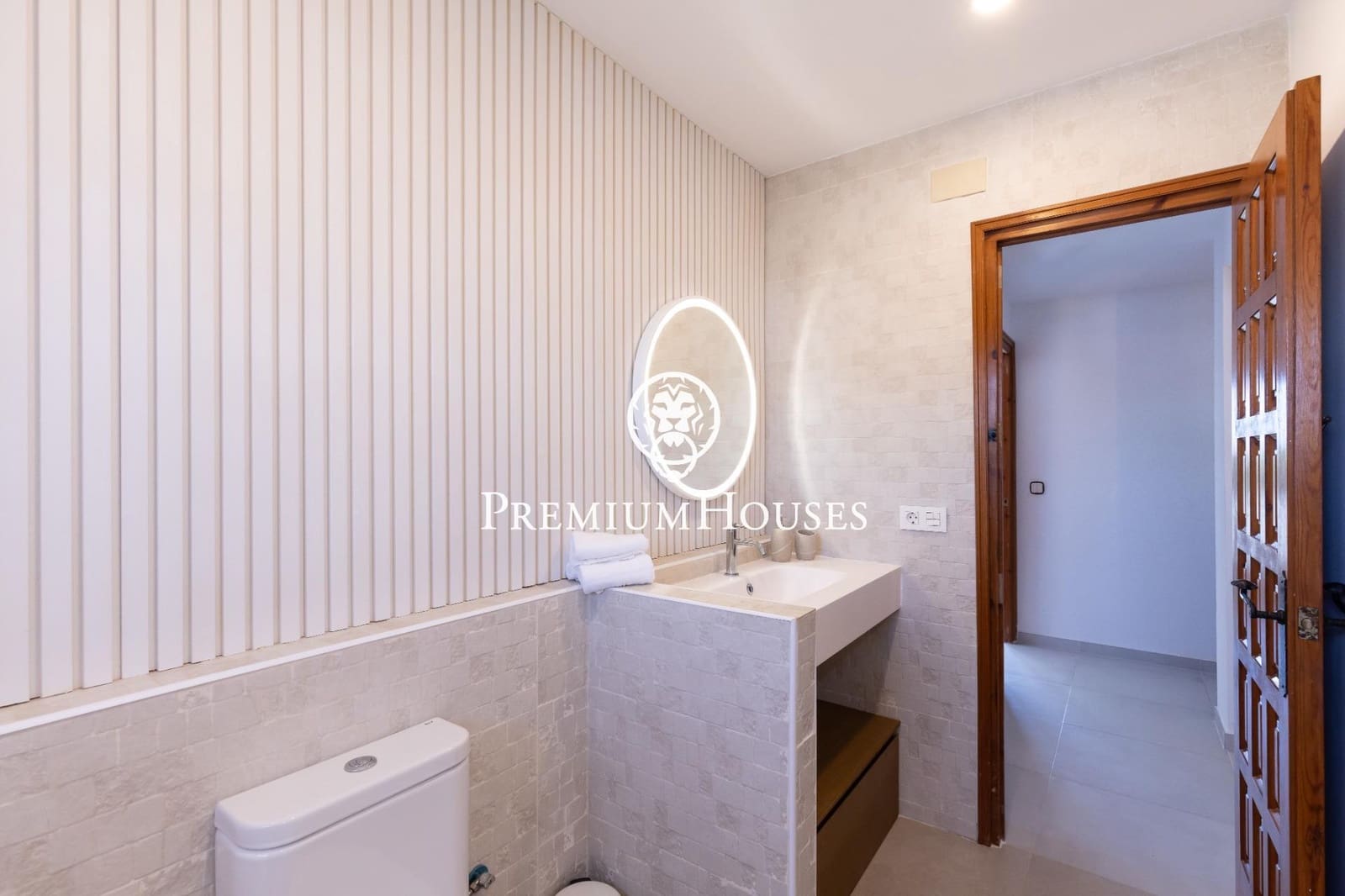 3 bedroom Villa for rent in Cunit with pool garage - € 4,020 (Ref: 9108925)
