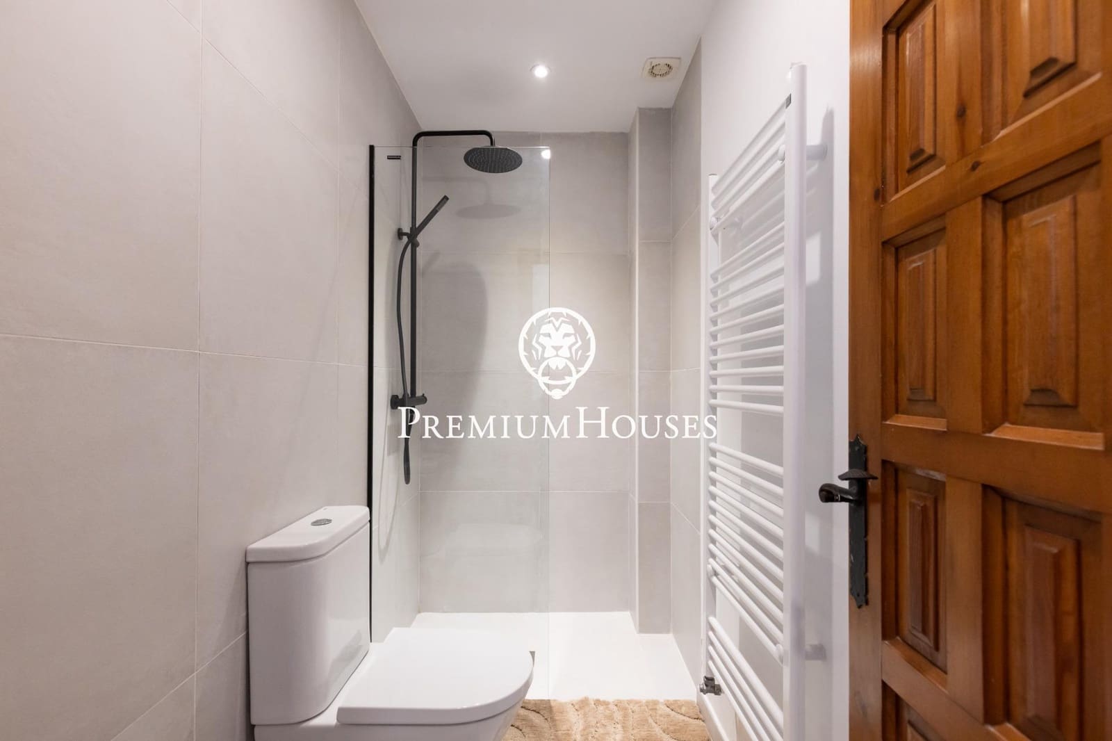 3 bedroom Villa for rent in Cunit with pool garage - € 4,020 (Ref: 9108925)
