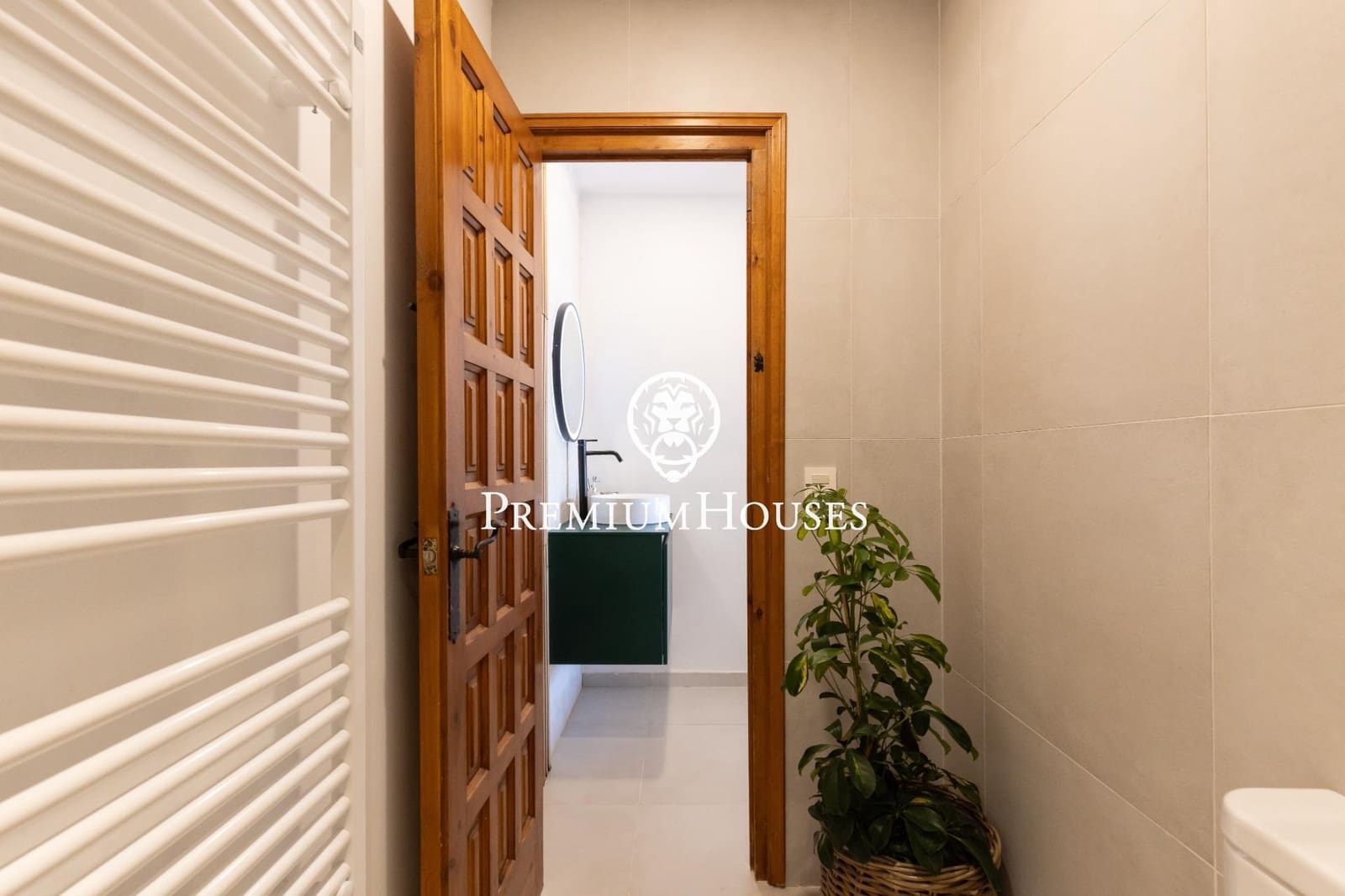 3 bedroom Villa for rent in Cunit with pool garage - € 4,020 (Ref: 9108925)