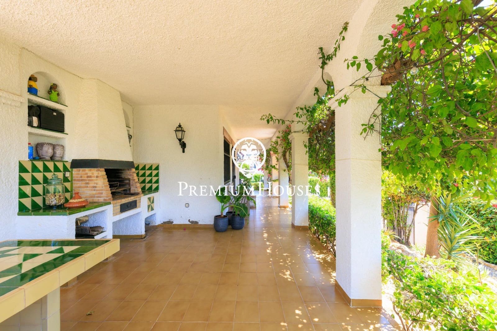 3 bedroom Villa for rent in Cunit with pool garage - € 4,020 (Ref: 9108925)