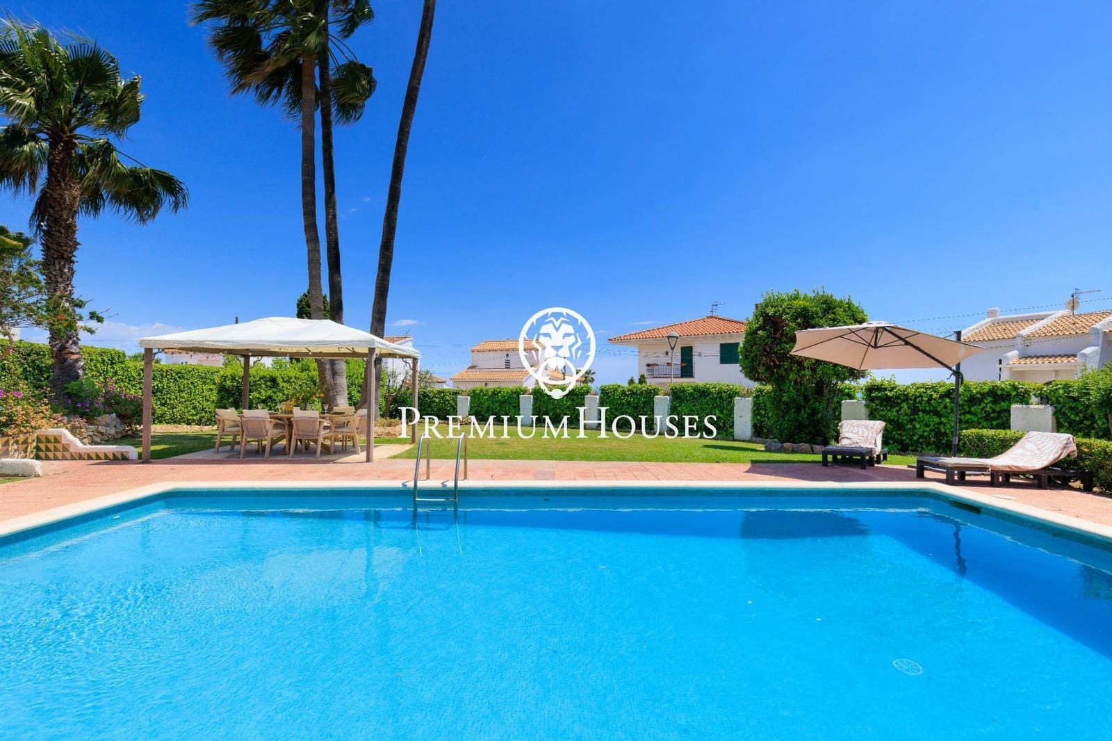 3 bedroom Villa for rent in Cunit with pool garage - € 4,020 (Ref: 9108925)