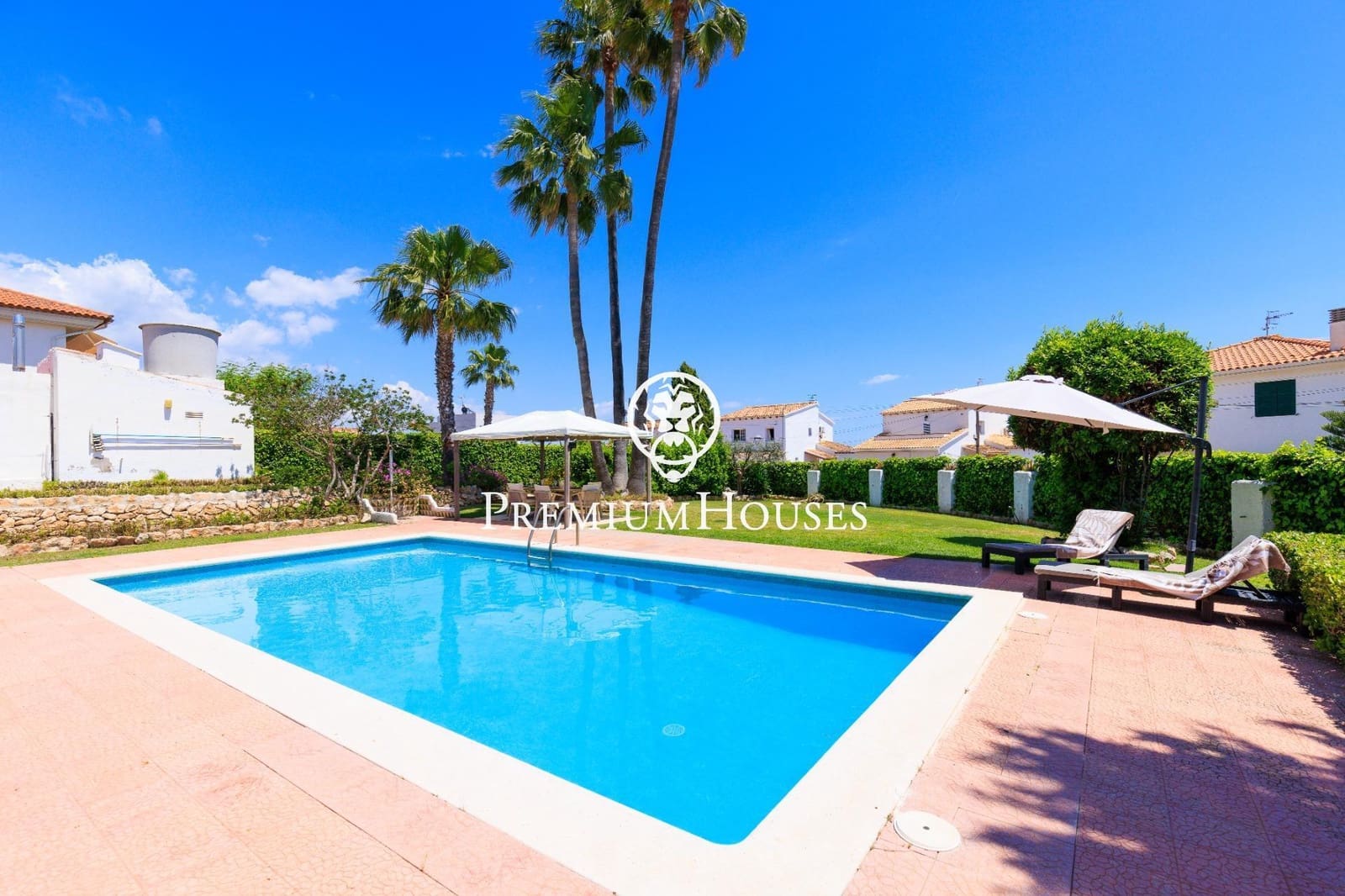 3 bedroom Villa for rent in Cunit with pool garage - € 4,020 (Ref: 9108925)