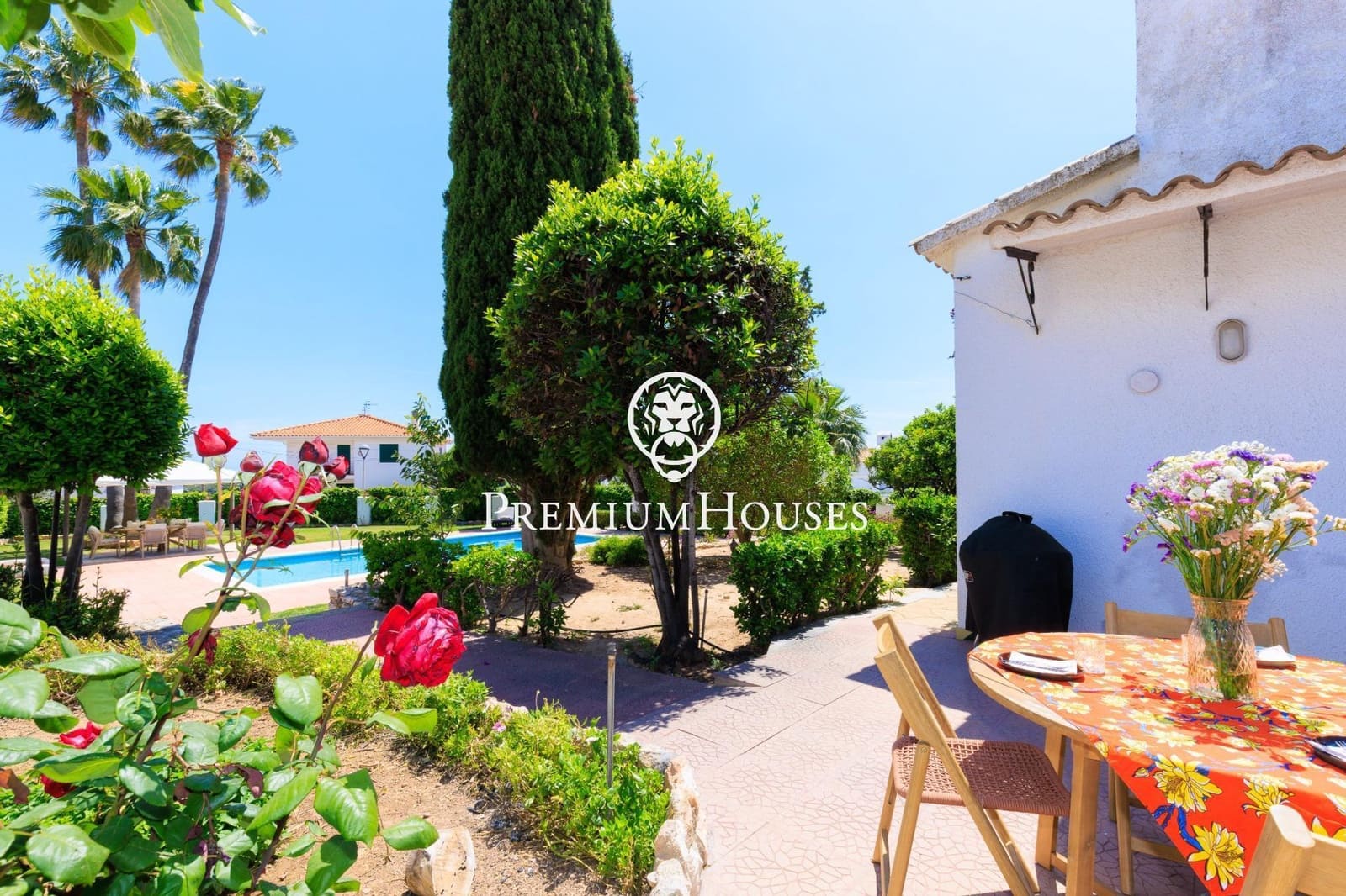 3 bedroom Villa for rent in Cunit with pool garage - € 4,020 (Ref: 9108925)